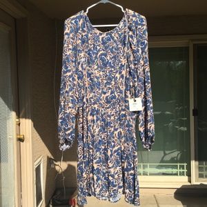 NWT - Adorable, light, long sleeve Nordstrom dress